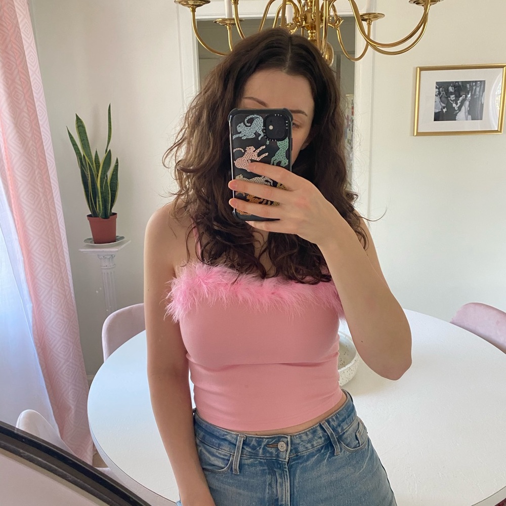 Meet your Posher, Larissa